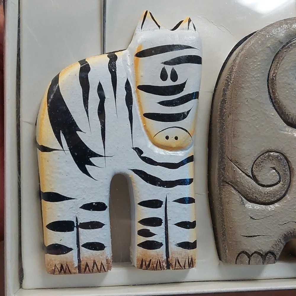 New Pier 1 Imports Wooden Safari Animals Handpainted Photos holders
